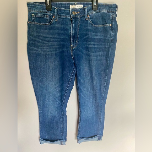 Signature by Levi Strauss Mid-rise Capri - Picture 1 of 3